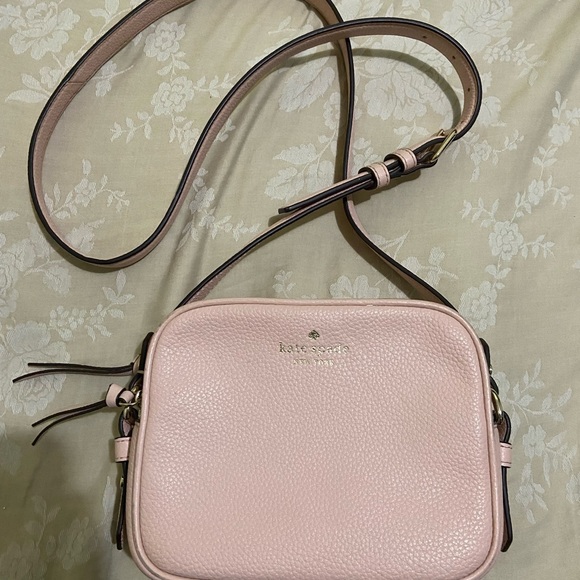 Like New Kate Spade mini Camera bag - Picture 1 of 4